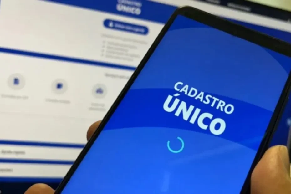 Família brasileira olhando para um botijão de gás, simbolizando o alívio do Auxílio Gás.