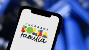 Família brasileira celebra notícia positiva sobre Bolsa Família após conseguir emprego