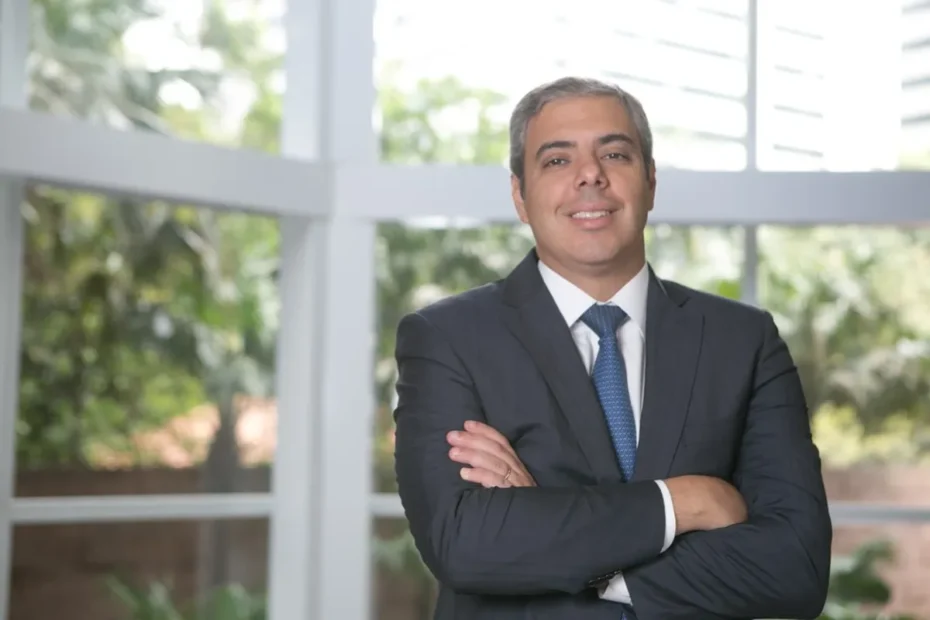 Representantes do Itaú e Nubank em reunião