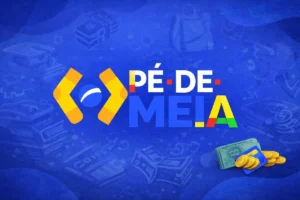 Estudante consultando o benefício Pé-de-Meia no aplicativo Caixa Tem em seu celular