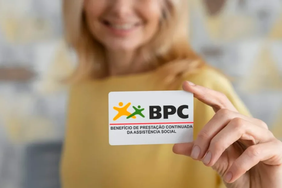 Beneficiários do BPC em Araxá são convocados para atualização cadastral em centro de assistência social.