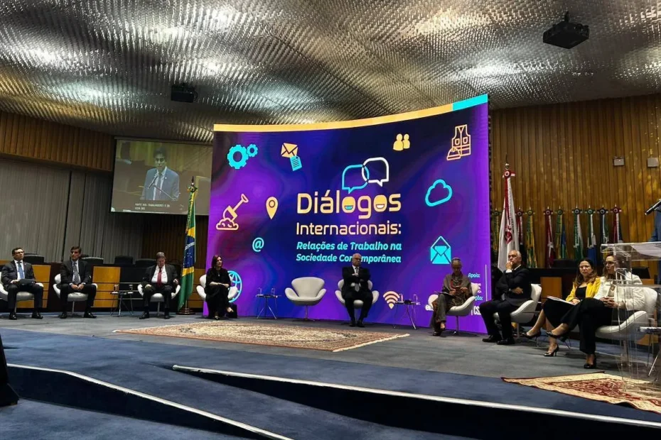 Congresso internacional no TST debate pejotização e uberização do trabalho