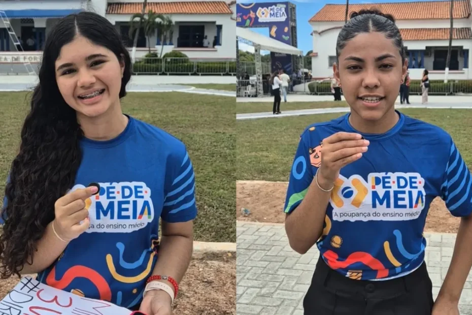 Jovem estudante sorrindo, com cadernos e celular, simbolizando investimento na educação com o Pé-de-Meia.