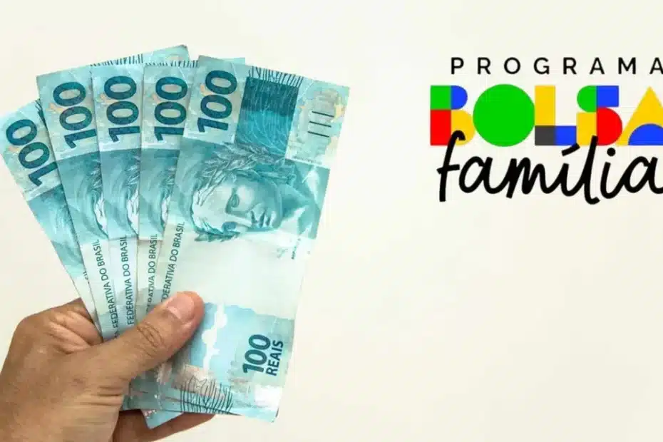 Mulher preocupada olhando o aplicativo Caixa Tem no celular, com a tela do Bolsa Família aberta.