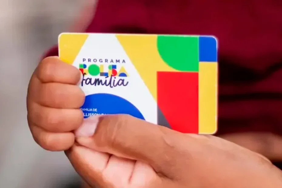 Família brasileira comemora aumento de renda e saída do Bolsa Família
