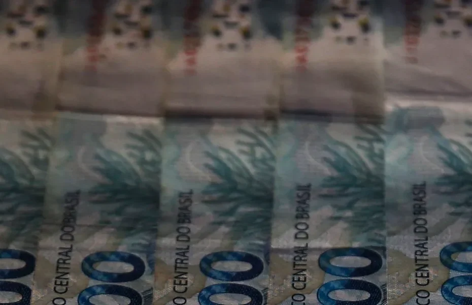 Gráfico financeiro representando a evolução da dívida pública brasileira