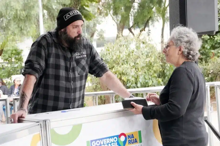 Atendimento do INSS em evento público de cidadania