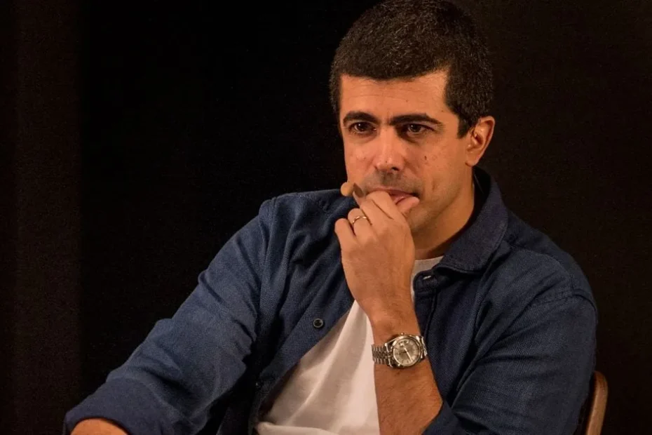 Marcius Melhem contra SBT na Justiça por indenização e retratação