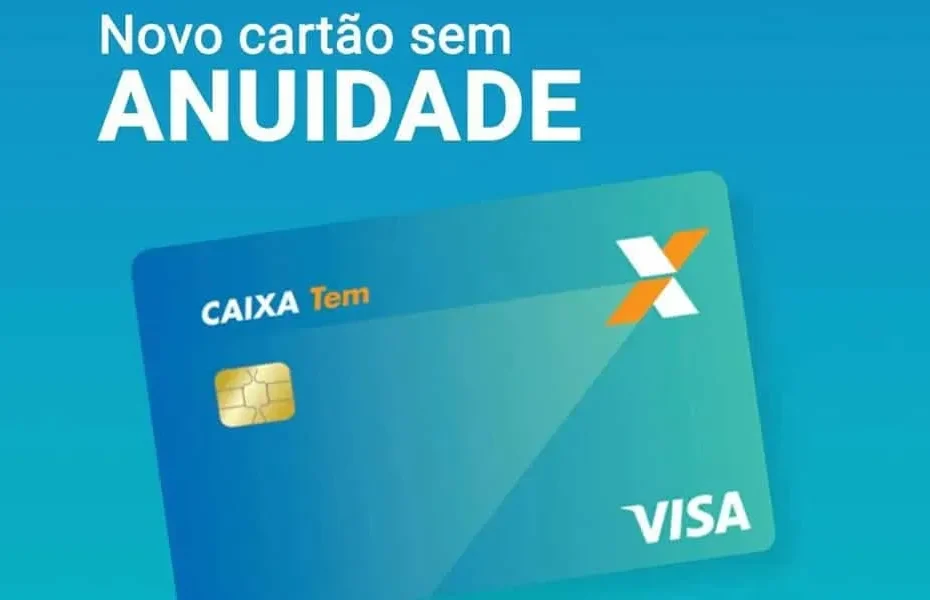 Pessoa utilizando o aplicativo Caixa Tem no celular com um cartão de crédito virtual, simbolizando acesso financeiro e segurança digital.
