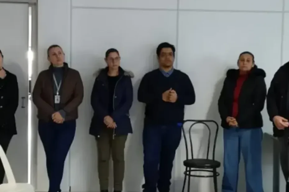 Profissionais do CRAS e agentes de saúde de Chapecó em reunião de integração sobre o Cadastro Único.