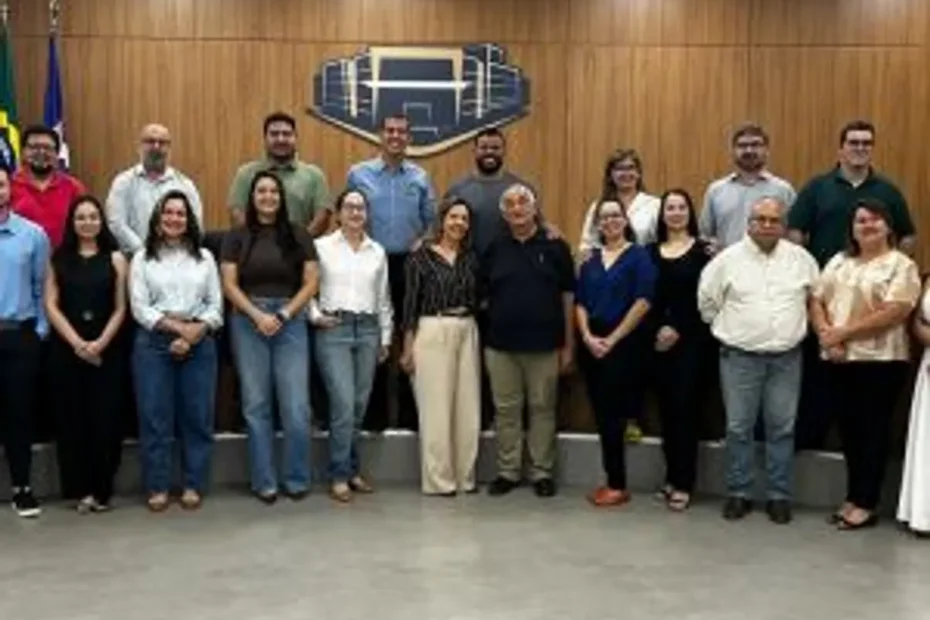 Servidores acompanham com atenção apresentação de resultados financeiros positivos do SantaFéPrev em audiência pública