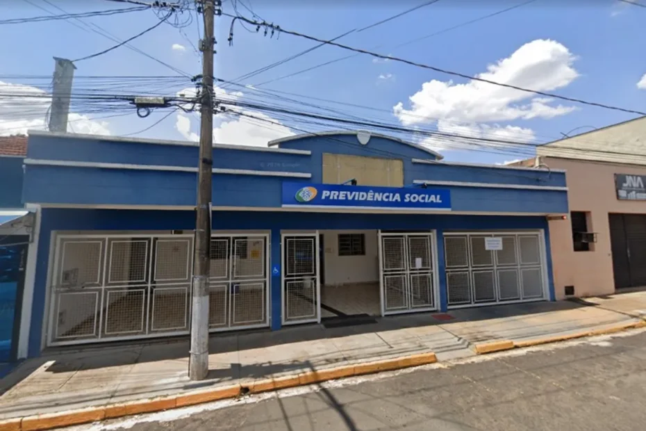 Pessoa aliviada após ter seu pedido de perícia do INSS agilizado