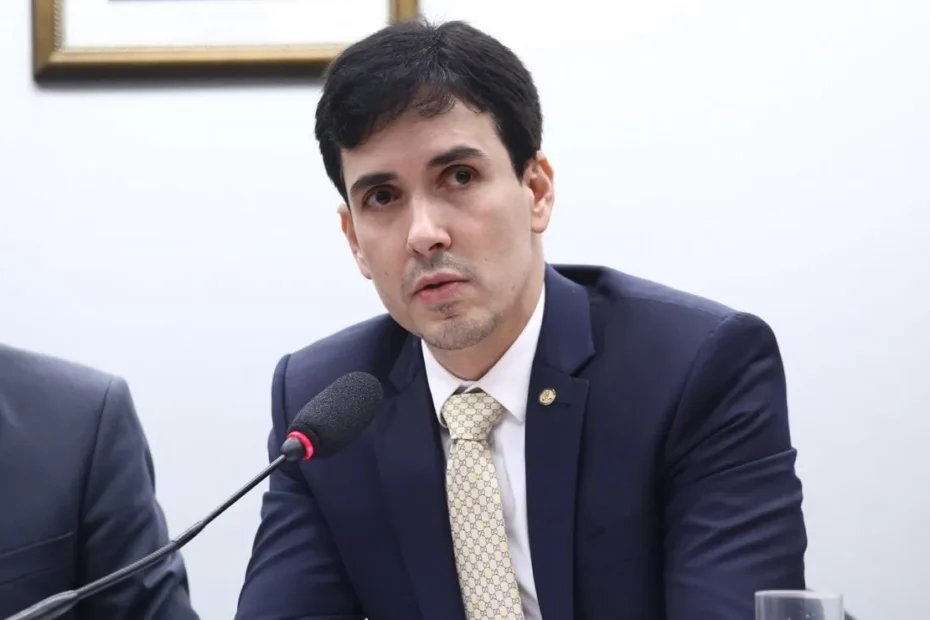 Investigação da Polícia Federal sobre desvio de emendas parlamentares e fraudes no INSS.