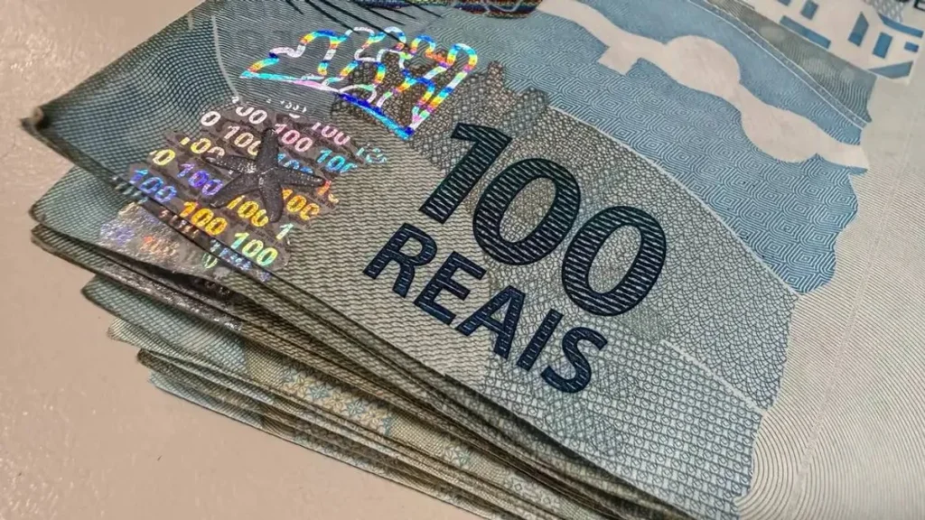 Salário mínimo pode chegar a R$ 1.741 em 2027
