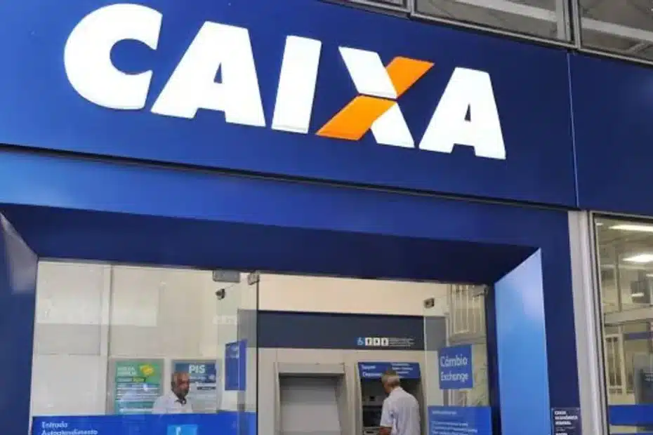 Fachada de agência da Caixa Econômica Federal com aviso de greve